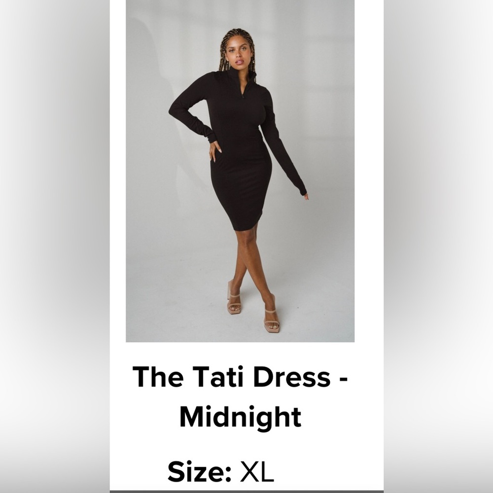 Spandex feel athletic dress. Worn once very comfortable and breathable
